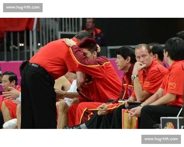 朱芳雨 2010 中巴群殴名场面：组合拳暴打巴西球员，一战封神！